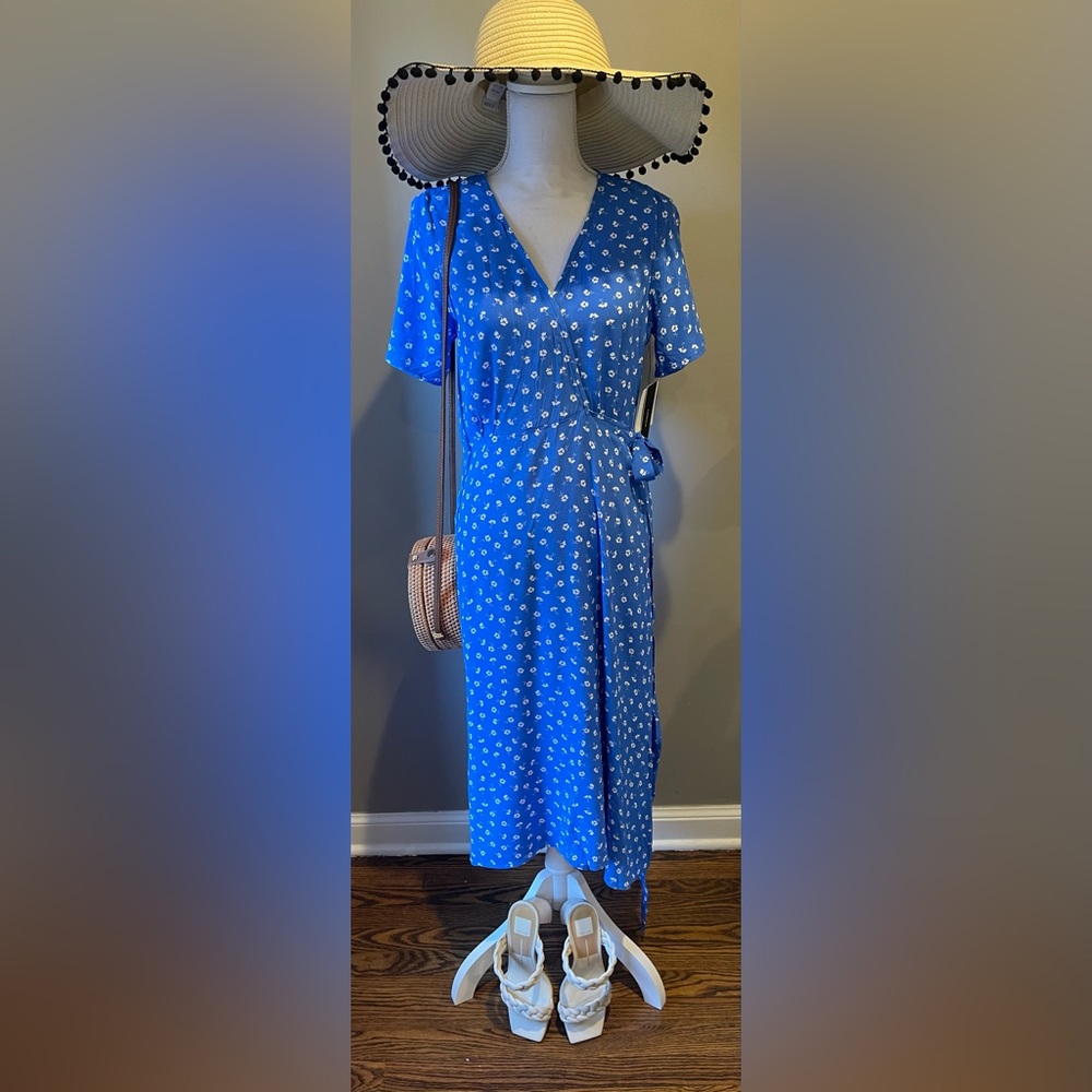 Lulu’s - NWT “Maretta” Blue & White Floral Print Wrap Midi Dress, S